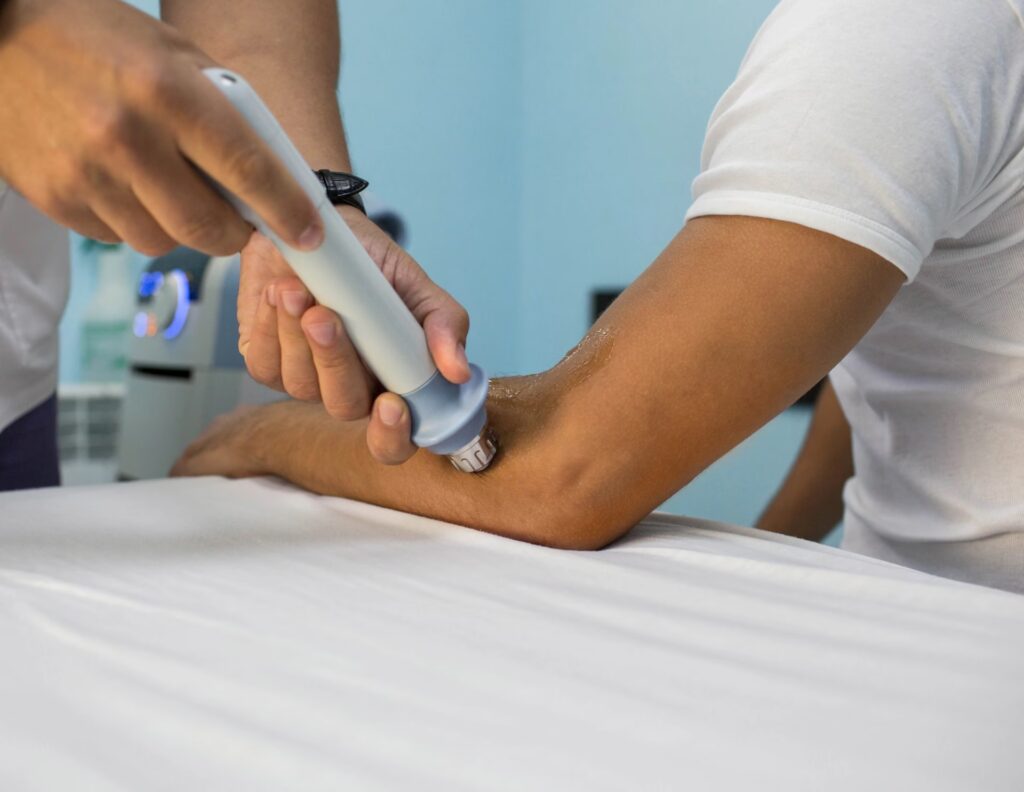physiotherapist treatment pain on the arm with sho 2025 04 01 20 39 04 utc converted